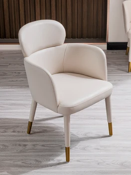 Легкое роскошное обеденное кресло с простой кожаной спинкой в постмодернистском стиле для переговоров в домашнем ресторане