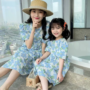 Одинаковая одежда для семьи, летние Новые платья с цветочным рисунком для мамы и дочки, одежда для семьи 